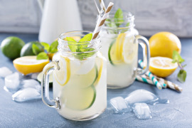 woda z cytryną i limonką