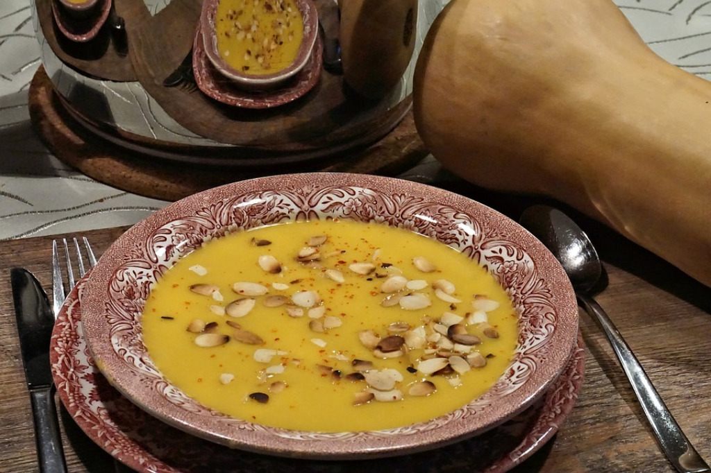 Wegetariańska zupa krem z kalafiora