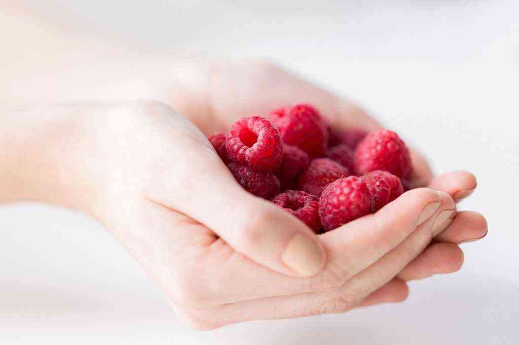 Właściwości zdrowotne malin - dlaczego warto je jeść