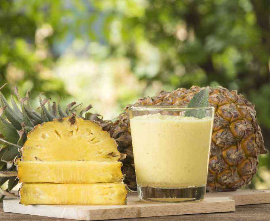 Koktajl ananasowy z mlekiem kokosowym