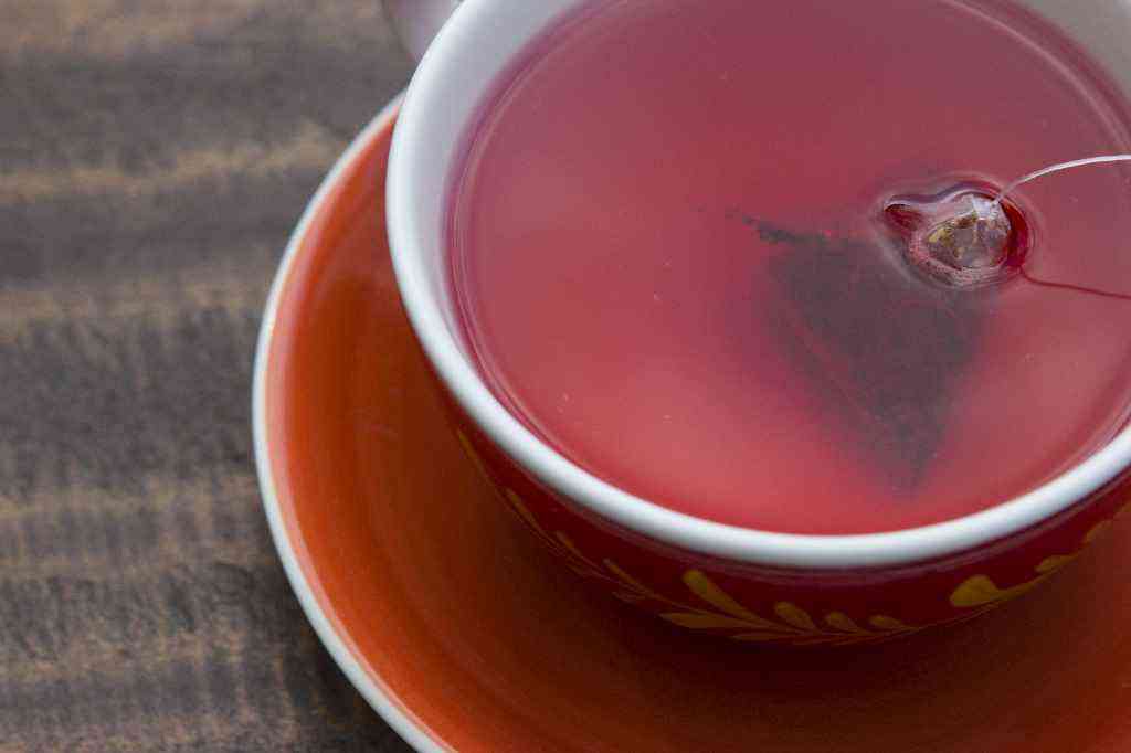 Herbata czerwona filiżanka