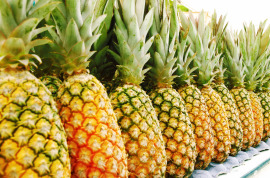 ułożone ananasy