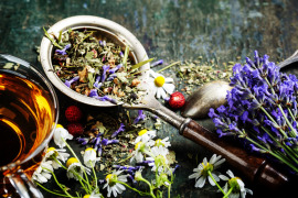 Herbata półfermentowana kwiaty i szklane