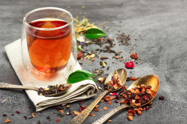 Herbata półfermentowana i szklanka