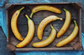 banany w skrzynce