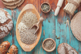 Orkisz ziarno chleb w misce